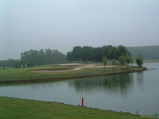 Golfbaan waterhindernis